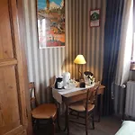 Pensjonat La Chrysalide 3*