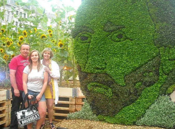 La Chrysalide מונס